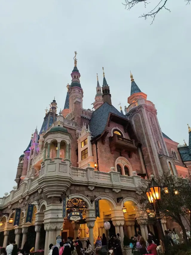 The Ultimate Guide to the Shanghai Disney Resort Experience: Maximizing Magic from Your Chuxin Moshe Hotel Base